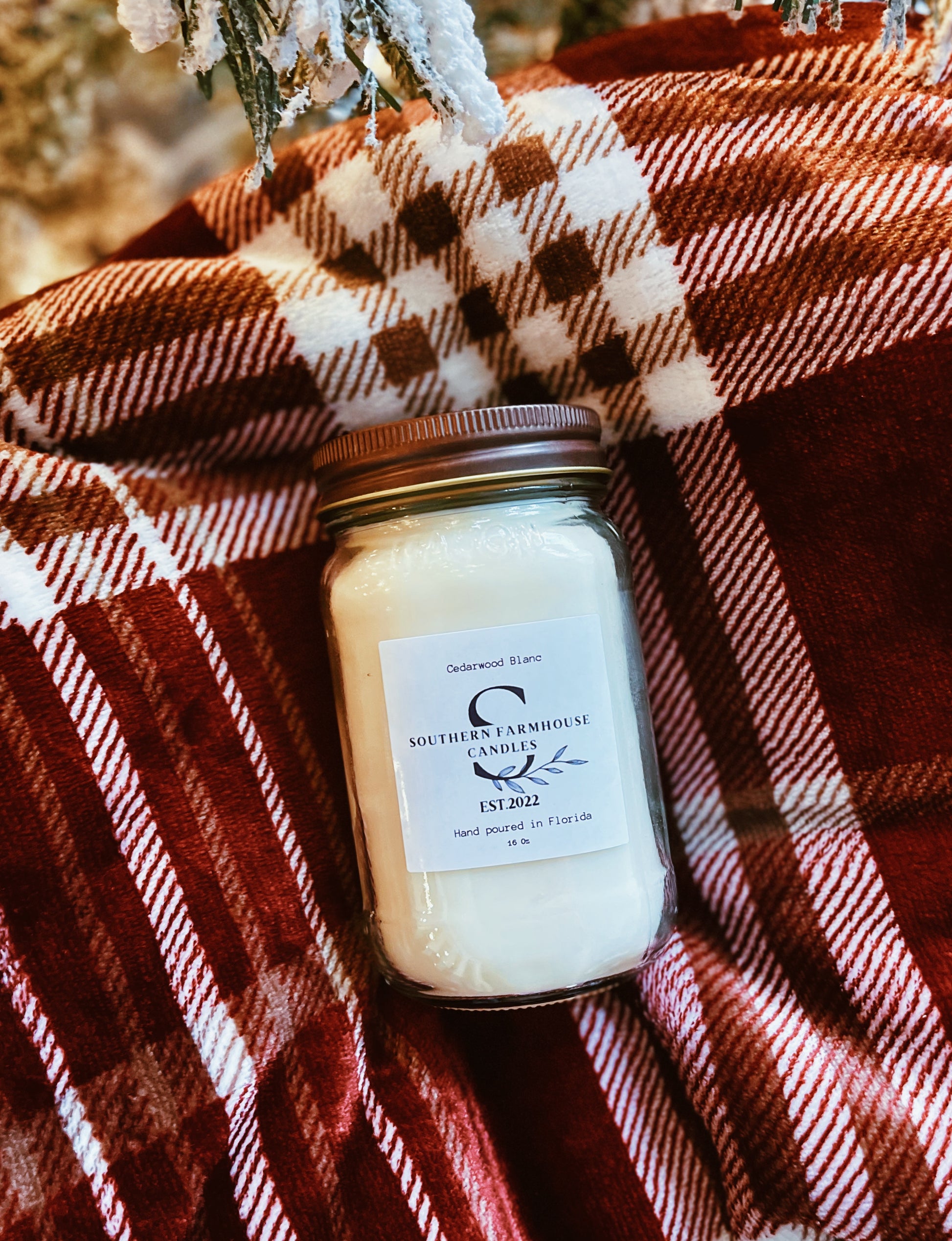 Southern Farmhouse Cedarwood Blanc 16 oz Candle for sale.